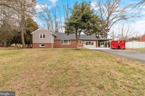 26 Diane Dr, Trenton, NJ 08628-2621