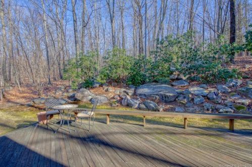 139 Wyneding Hill Rd, Manchester CT  06040-6608 exterior