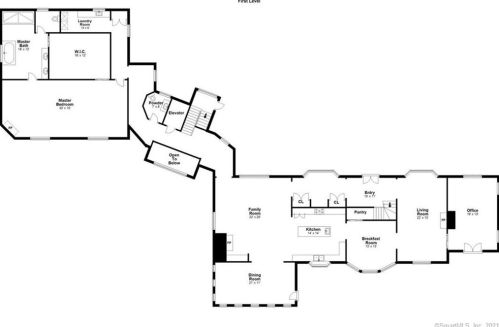 1279 Smith Ridge Rd, New Canaan, CT 06840-2335