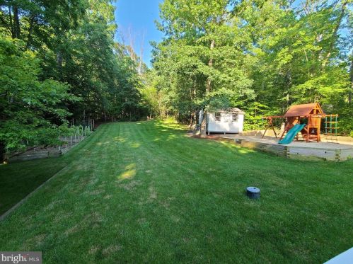 8819 Clinton Dr, Nokesville VA  20181-3205 exterior