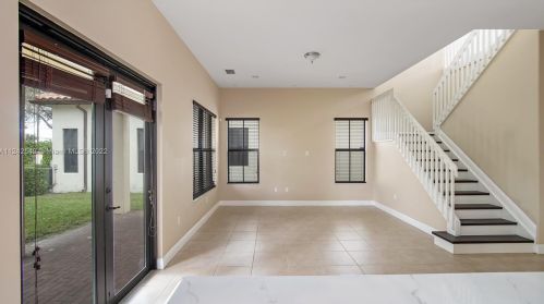 8513 38th St, Hollywood FL  33024-5016 exterior