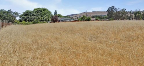 10000 Walter Welsher Ct, Gilroy CA  95020-9704 exterior