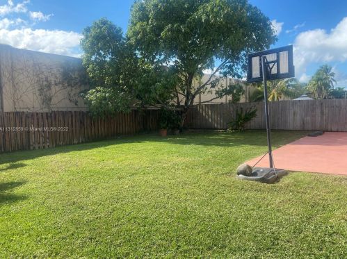 8848 187th St, Hialeah FL  33018-6281 exterior