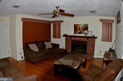 1403 Cedar St, Trenton, NJ 08610-1604