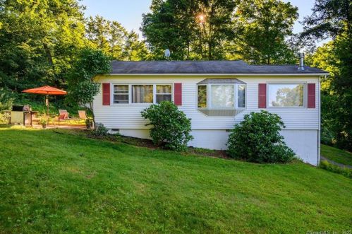 23 Deer Ln, Danbury, CT 06812-2333