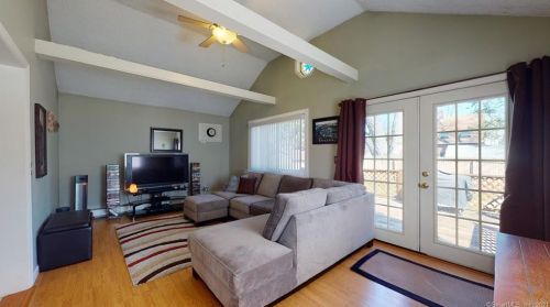 61 Macarthur Rd, Plainville, CT 06062-2420