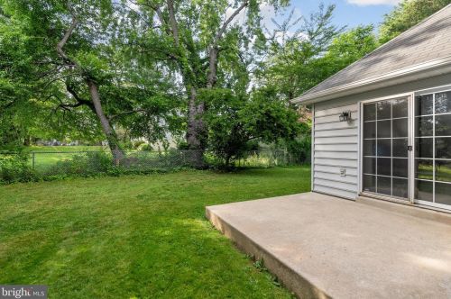 617 Grand Ave, Pittsburgh PA  19083-3224 exterior