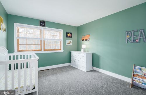 1221 Oakwood Rd, Tavistock NJ  08033-3632 exterior