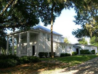 1029 Beresford Rd, Deland, FL 32720-3514