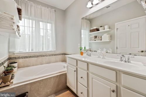 2355 Merseyside Dr, Woodbridge VA  22191-6568 exterior