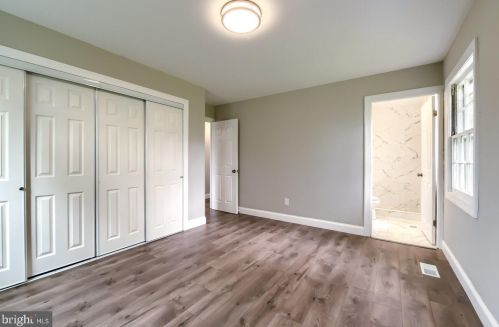 37 Needlepoint Ln, Willingboro NJ  08046-1918 exterior