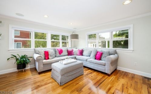 49 Myrtle St, Cranford NJ  07016-3456 exterior
