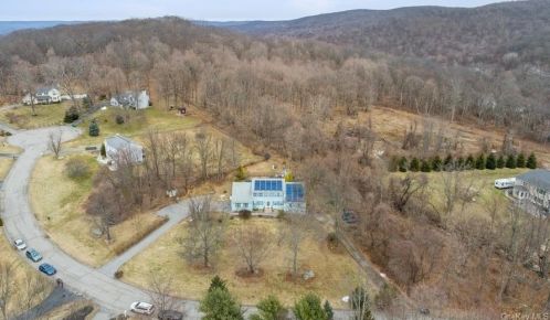373 Devon Farms Rd, Stormville, NY 12582-5245