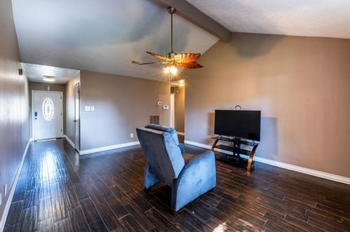 17811 Oaktrace Ct, Humble, TX 77396-1630