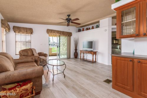 1935 Torrey Pne Ln, Chandler AZ  85249-3876 exterior