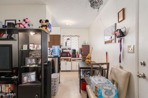 1102 Cheryl Dr, Phoenix AZ 85028-4436 exterior