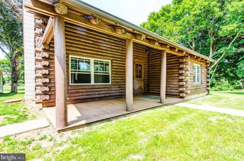 190 Royal Manor Rd, Easton PA  18042-8702 exterior