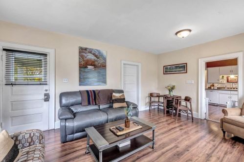 1018 Roosevelt St, Green Bay, WI 54301-3102