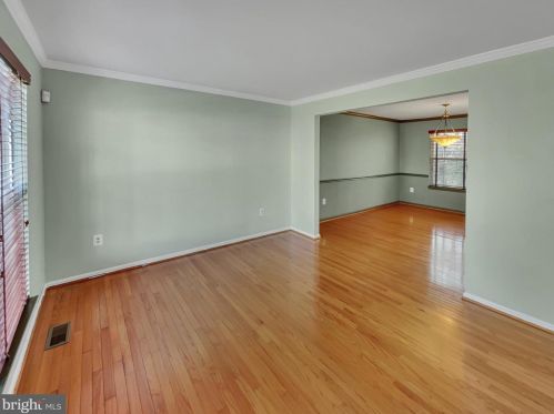 5771 Rhode Island Dr, Woodbridge VA  22193-3830 exterior