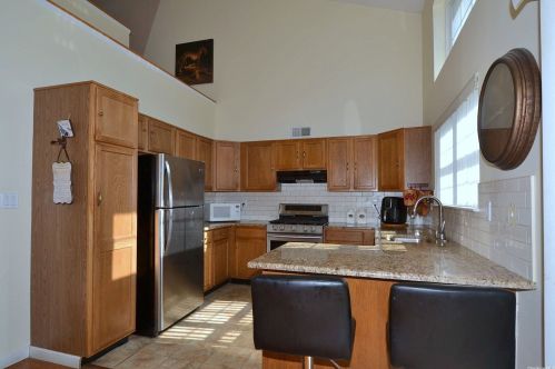 386 Smith St, Central Islip, NY 11722-3726