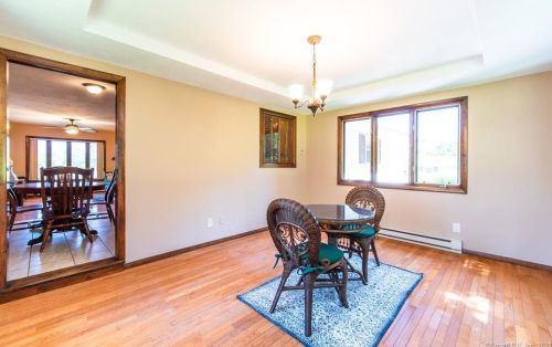 253 Oak Ridge Dr, Middletown CT  06457-1919 exterior