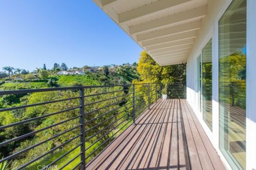 2348 Sunnyside Rdg Rd, Rancho Palos Verdes CA  90275-5216 exterior