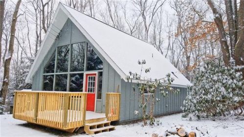 1584 County Line Rd, Champion, PA 15622-2109
