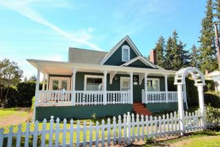 17555 Fremont Ave, Seattle, WA 98133-4733