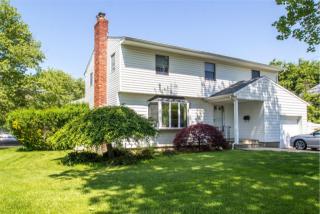 1 Catherwood Cres, Huntington Station, NY 11747-1507