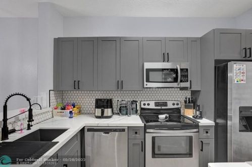 8905 18 St, Hollywood FL 33028-1734 exterior