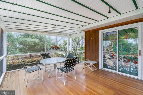 10 Cliffe Dr, Wilmington DE  19809-1602 exterior