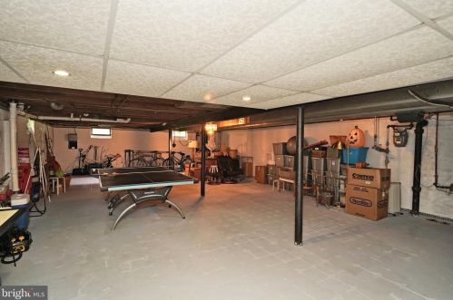 56 Roxboro Rd, Lawrence Township NJ  08648-3925 exterior