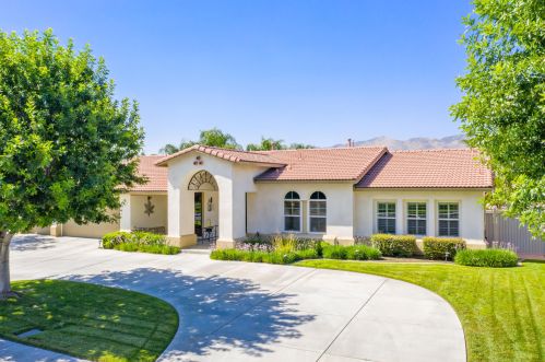 981 Park Ave, San Jacinto CA  92583-5407 exterior
