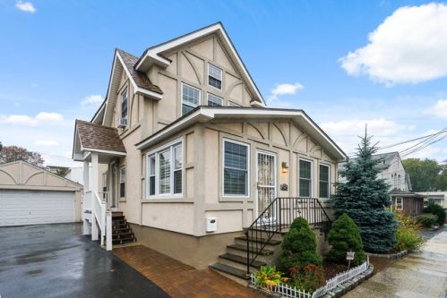 425 Locust St, Mount Vernon, NY 10552-2604