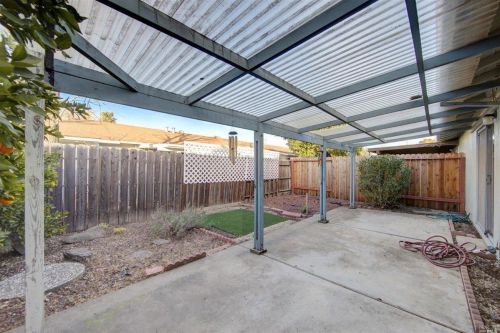 125 Sequoia Dr, Vacaville, CA 95687-3423