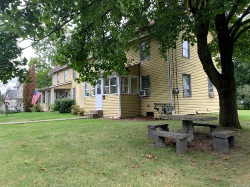 347 Hudson St, Cornwall Hud, NY 12520-1508