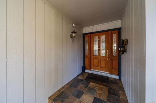 6453 Meadowridge Dr, Santa Rosa, CA 95409-5848