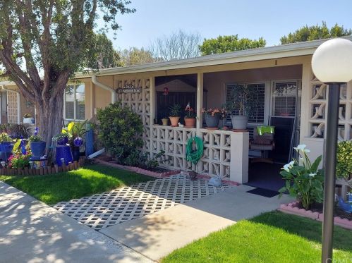 1271 Kenwood Rd, Seal Beach, CA 90740-3393
