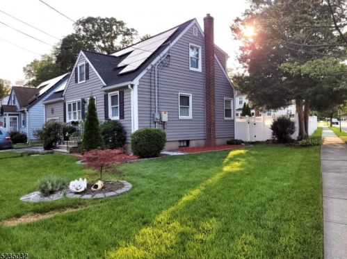 564 Berlant Ave, Roselle, NJ 07203-2334
