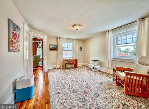 718 Columbia Ave, Lansdale PA 19446-3311 exterior