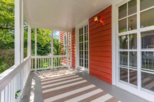 44 Greenridge Ave, White Plains NY  10605-1622 exterior