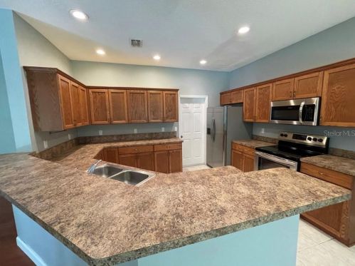 2621 Fiddlestick Cir, Lutz FL  33559-3728 exterior