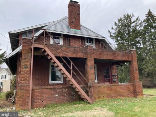 40 Church Rd, Lansdale, PA 19446-2819
