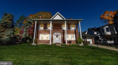 556 Leverington Ave, Philadelphia PA 19128-3314 exterior