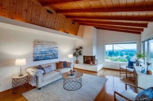 1527 Loring St, San Diego CA  92109-1765 exterior