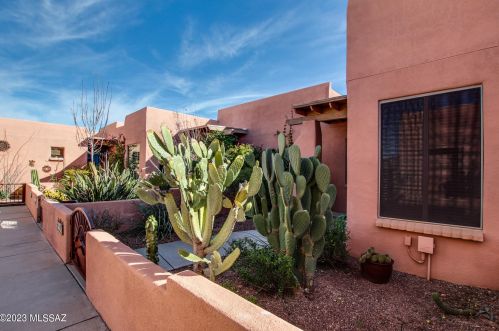 7781 Vivaldi Ct, Tucson, AZ 85747-9632