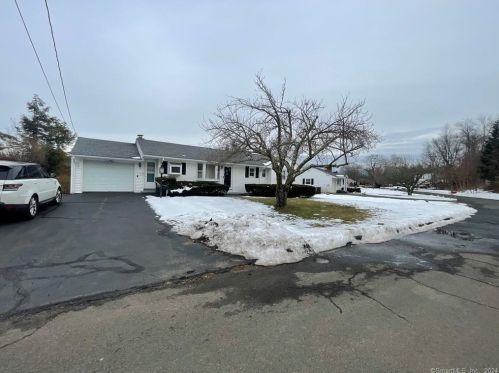 20 Apple Blossom Ln, Danbury, CT 06811-4938