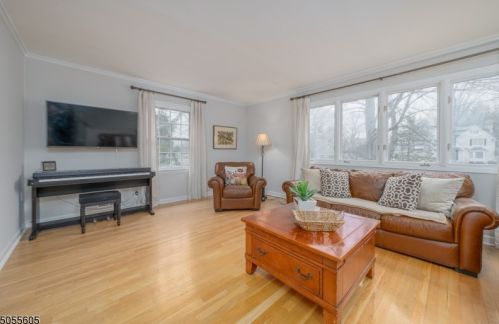 379 Shunpike Rd, Chatham Township, NJ 07928-1634