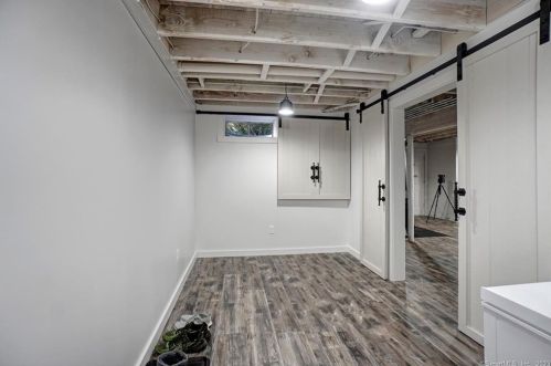 20 Narragansett Trl, Sandy Hook CT 06482-1147 exterior