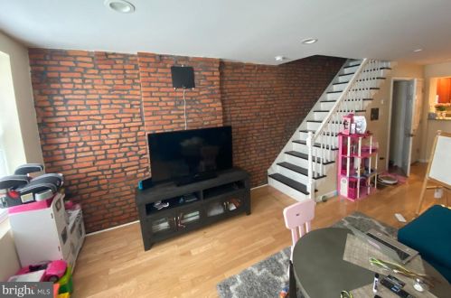 902 Cantrell St, Philadelphia PA  19148-3118 exterior